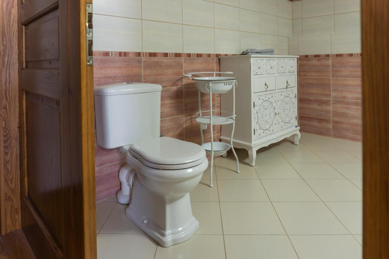 Penzion Ruze Benesov nad Ploucnici Exteriör bild