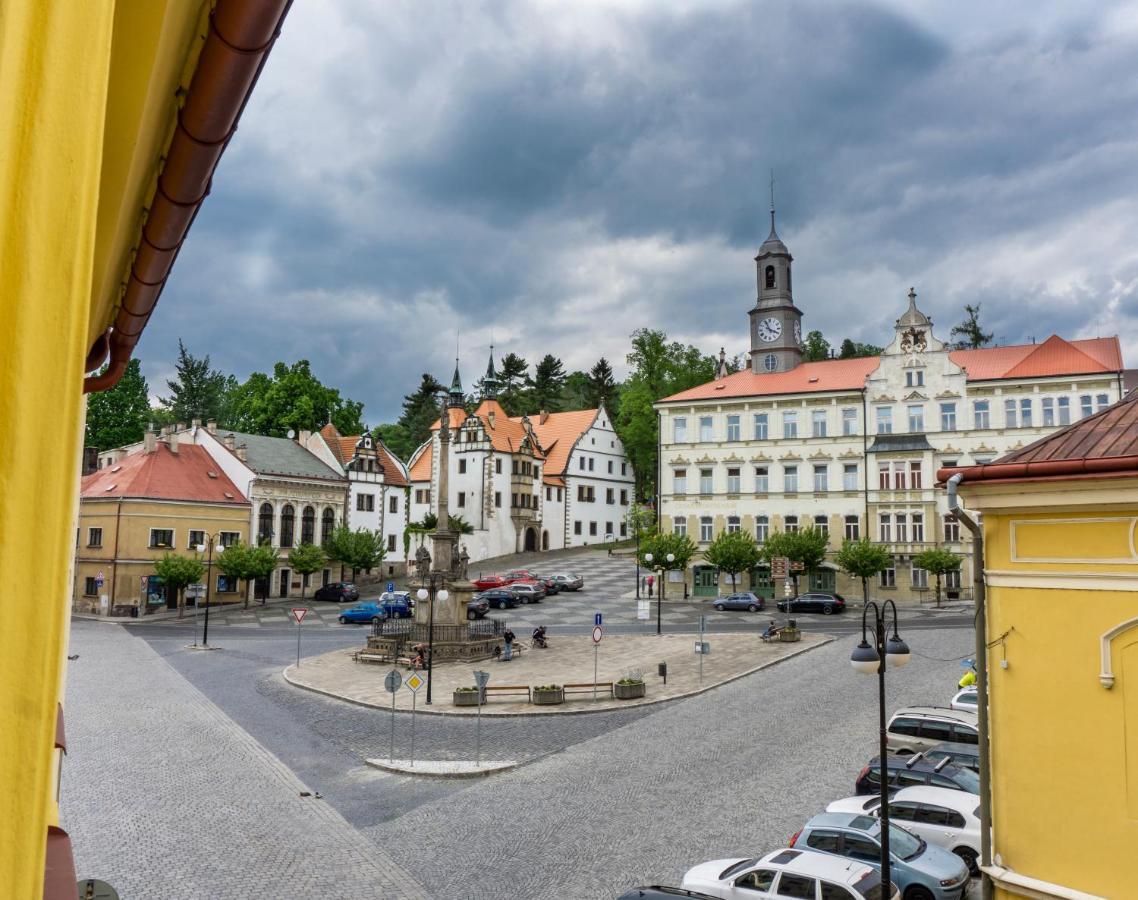 Penzion Ruze Benesov nad Ploucnici Exteriör bild