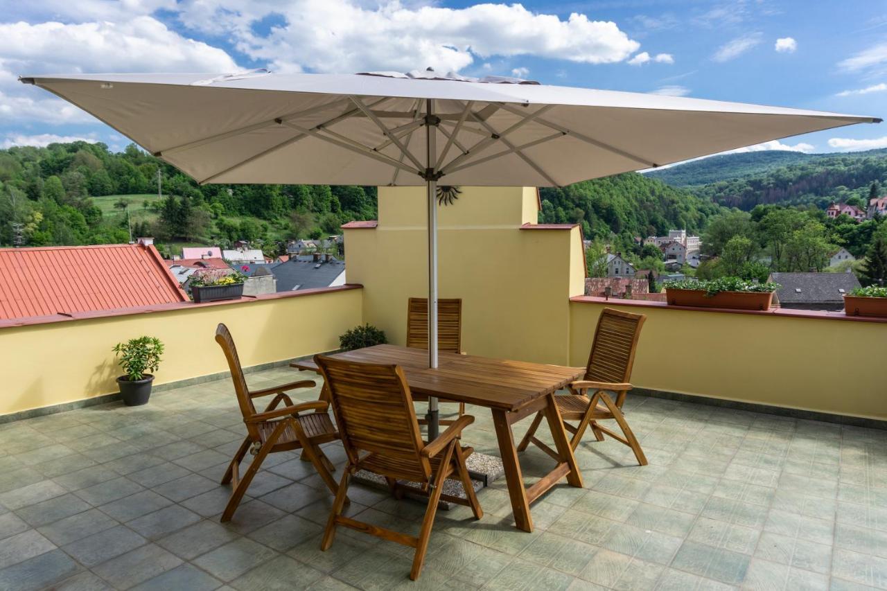 Penzion Ruze Benesov nad Ploucnici Exteriör bild