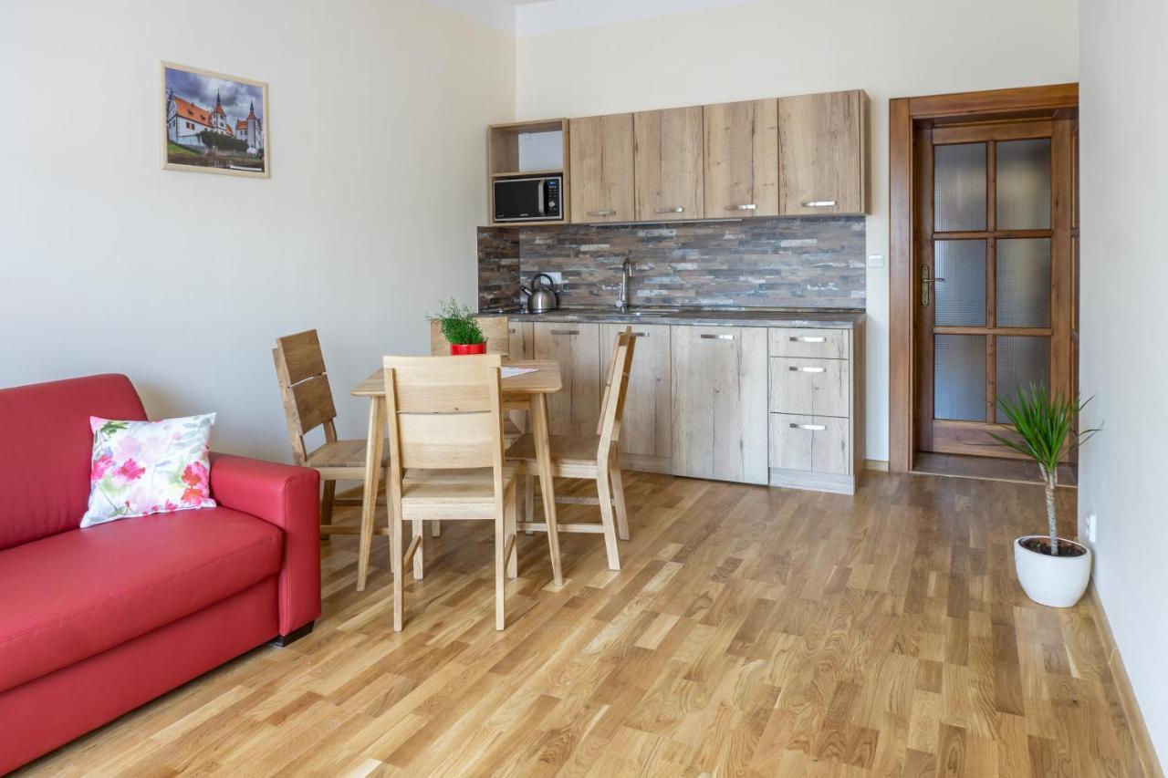 Penzion Ruze Benesov nad Ploucnici Exteriör bild